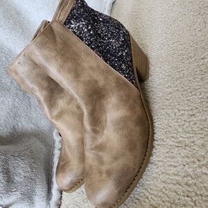 Women's Tan and Black Glitter Ankle Boots
